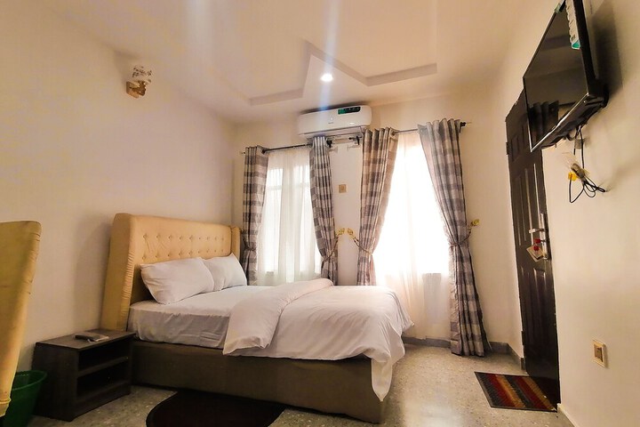 Room 8 of 20
