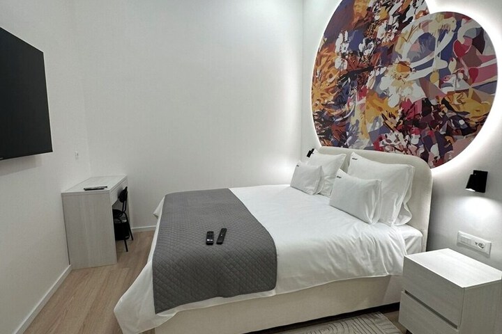Room 8 of 10