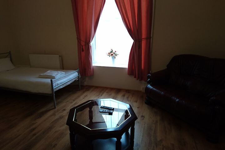 Room 15 of 25