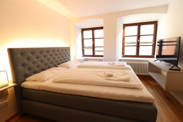Room 53 of 102