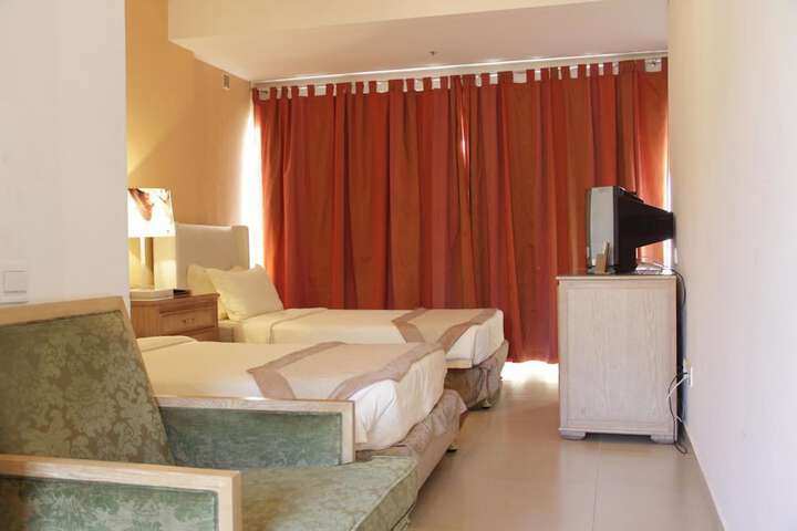 Room 15 of 42