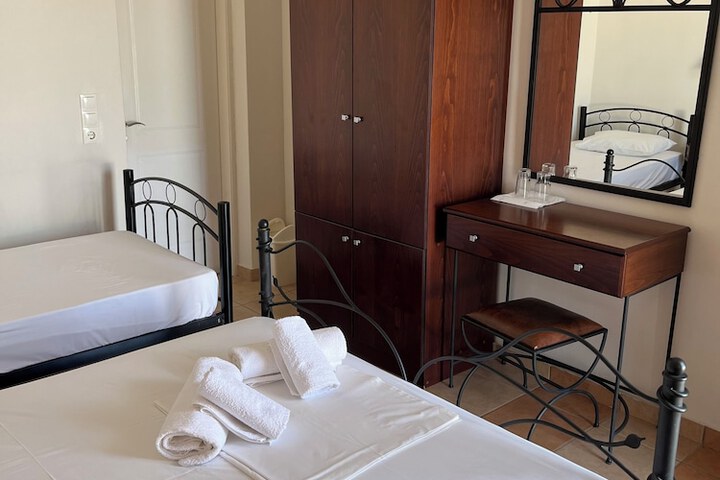 Room 42 of 96