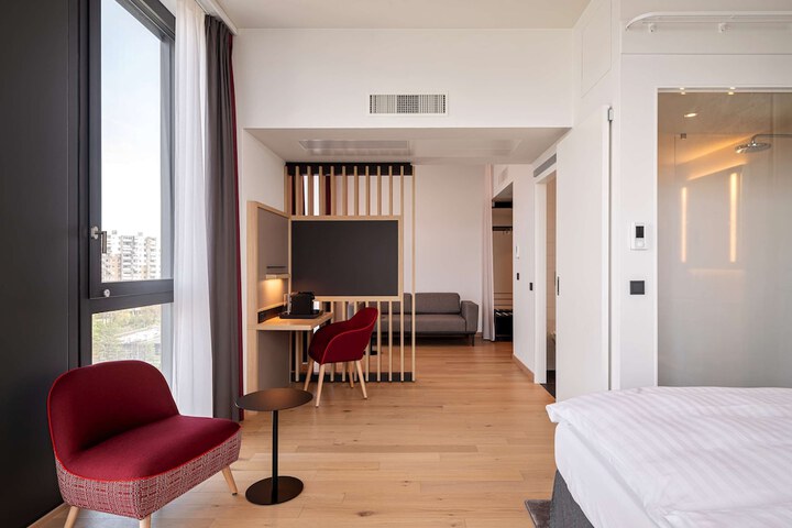 Room 40 of 100