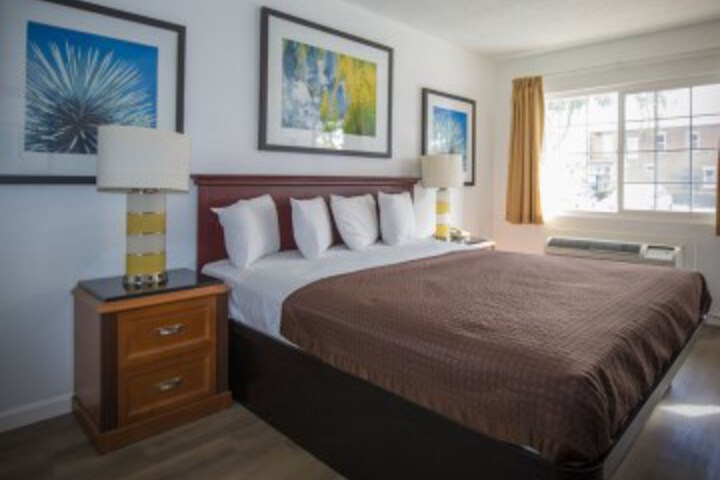 Room 4 of 22