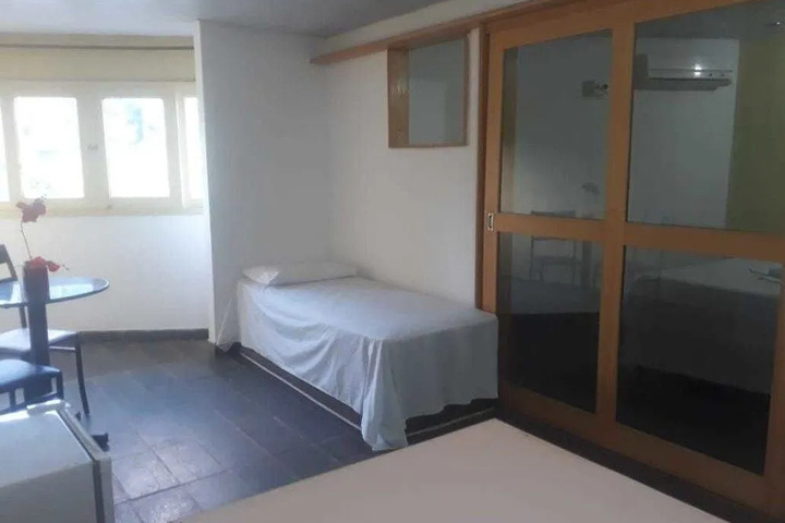 Room 7 of 15
