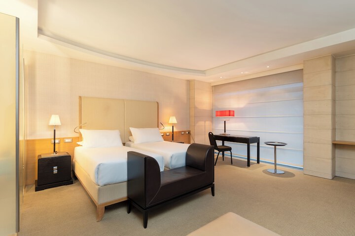 Room 34 of 57