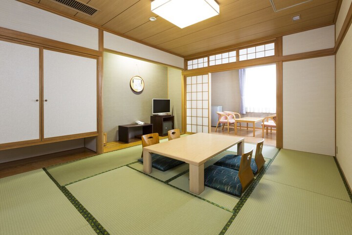 Room 11 of 105