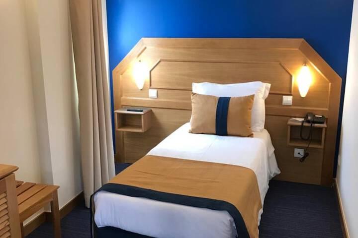 Room 20 of 48
