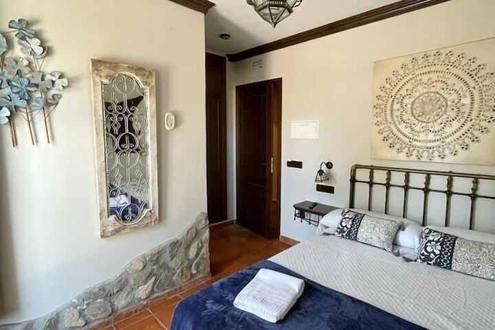 Room 9 of 48