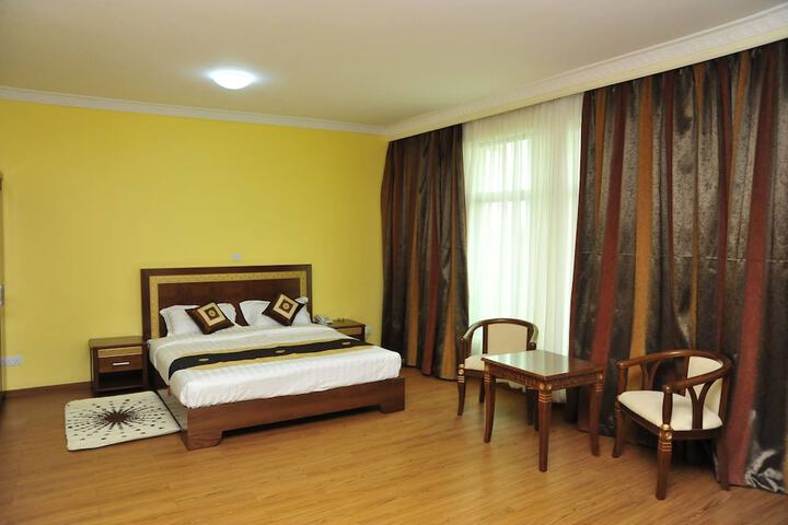 Room 9 of 27