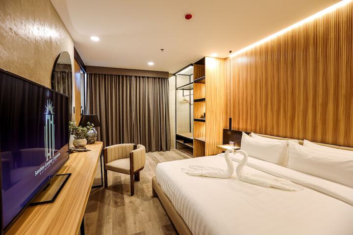 Room 13 of 85
