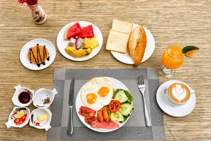 Breakfast/Coffee Service 64 of 89