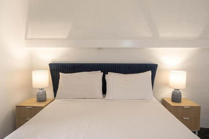 Room 2 of 16