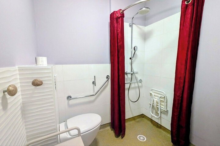 Room 43 of 97