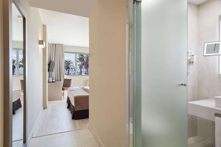 Room 15 of 90