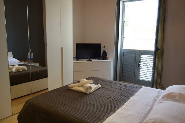Room 2 of 20