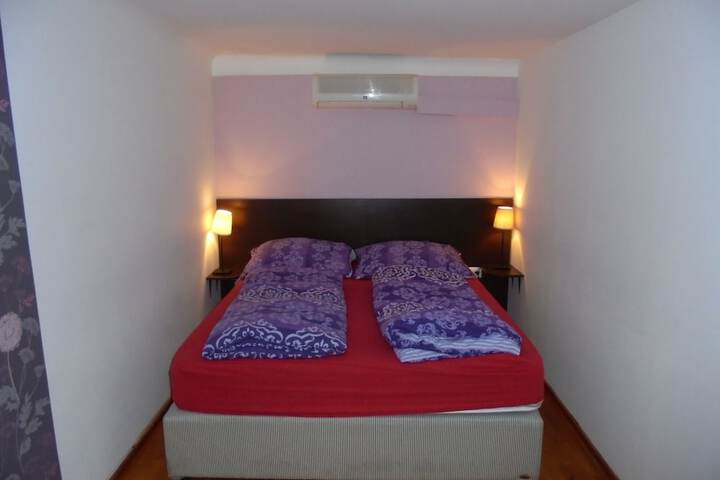 Room 2 of 55