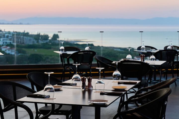 Dining 72 of 93