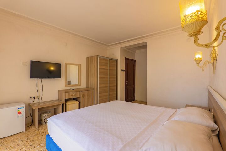 Room 42 of 209