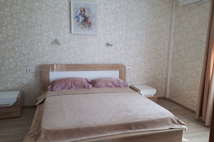 Room 17 of 32