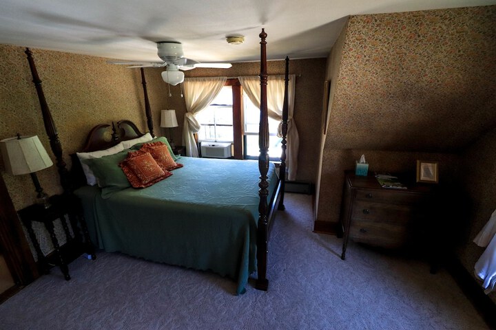 Room 16 of 89