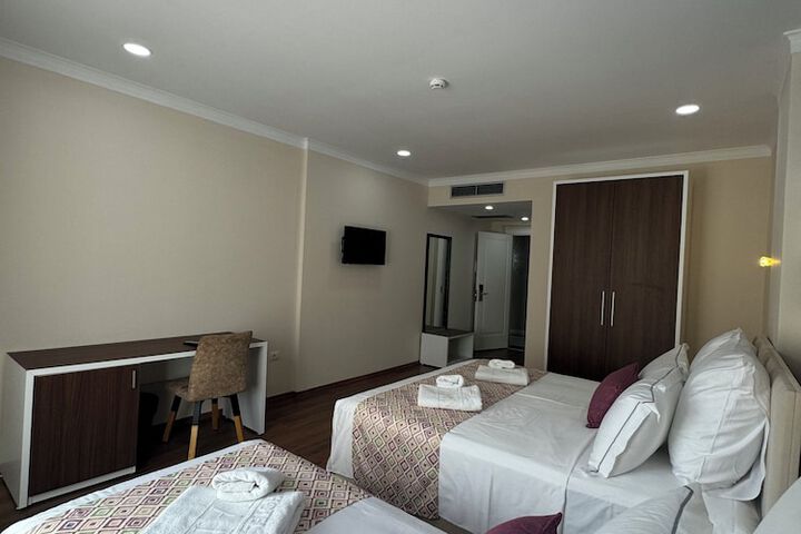 Room 72 of 191