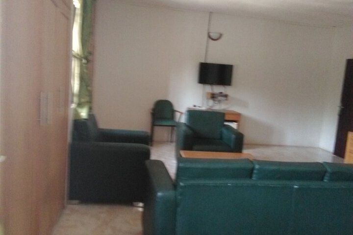 Room 6 of 6