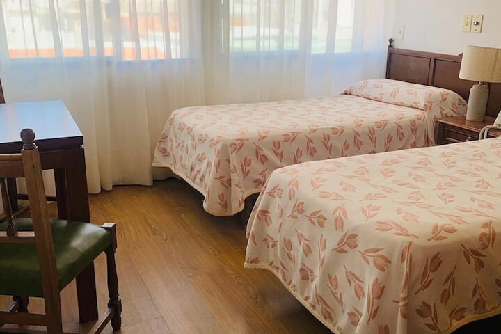 Room 28 of 65