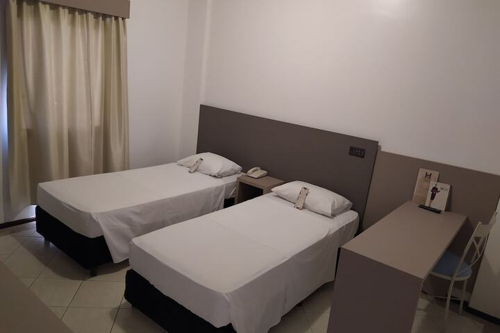 Room 6 of 121