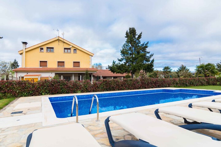 Pool Hotel