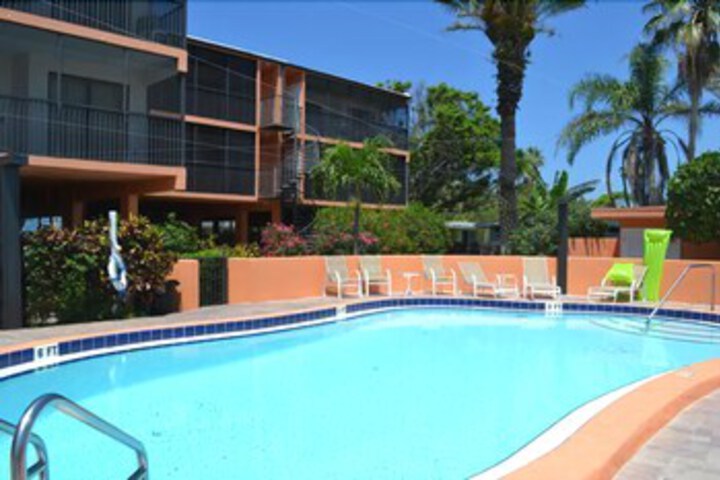 Pool 43 of 72