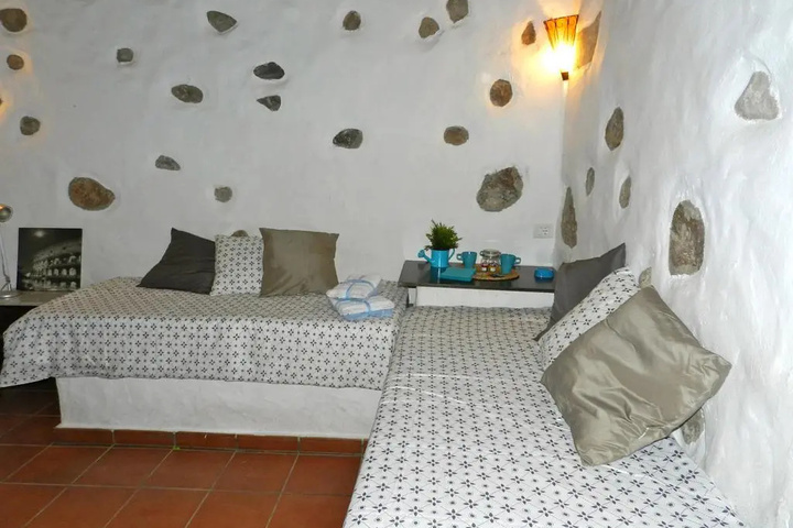 Room 5 of 28