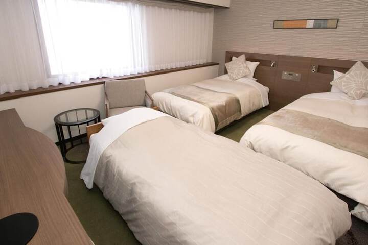 Room 8 of 52