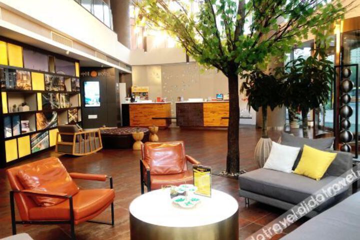 Hotel Interior 4 of 16