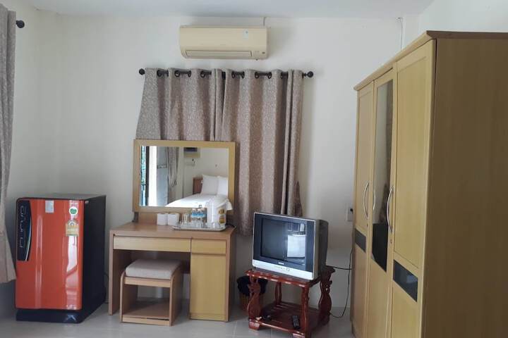 Room 30 of 76