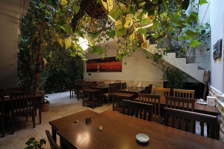 Dining 52 of 62