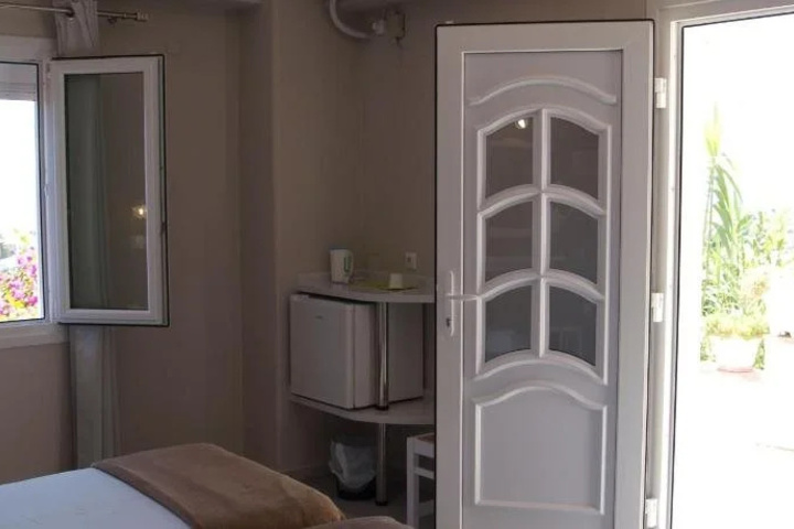 Room 4 of 11