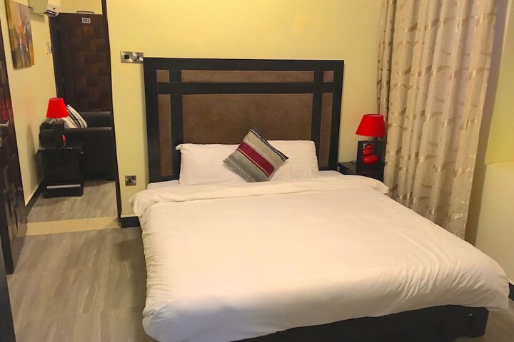 Room 5 of 27
