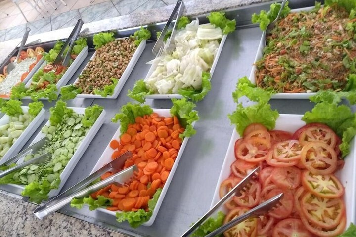 Dining 9 of 11