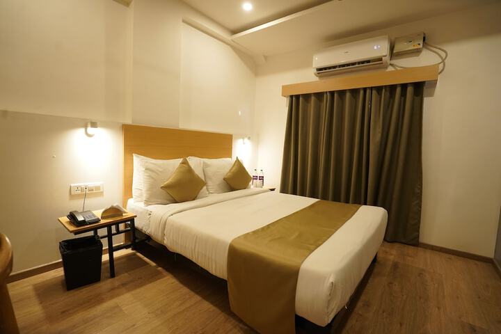 Room 14 of 37