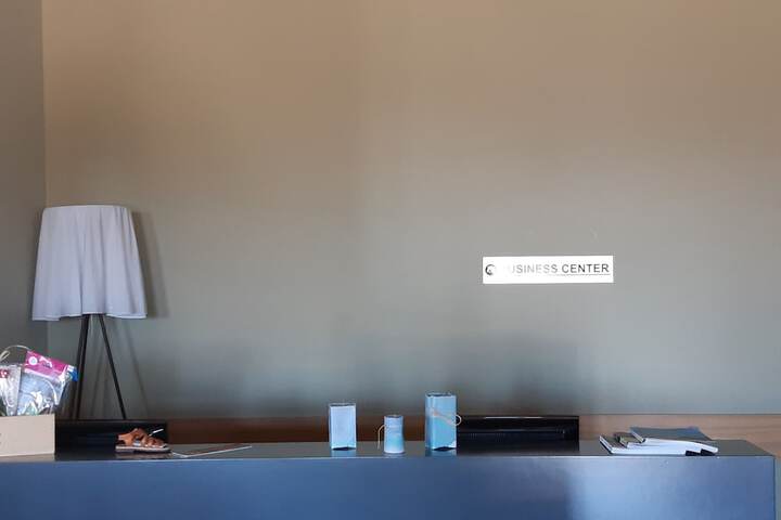 Business Center 80 of 105