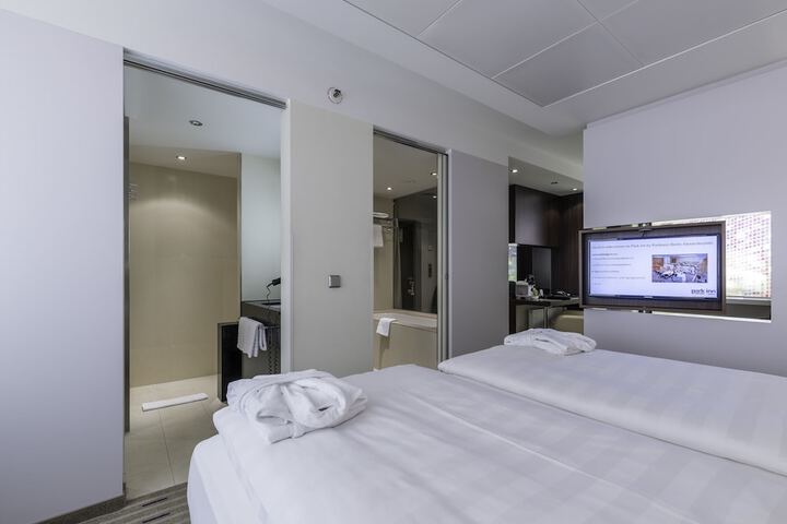 Room 54 of 157
