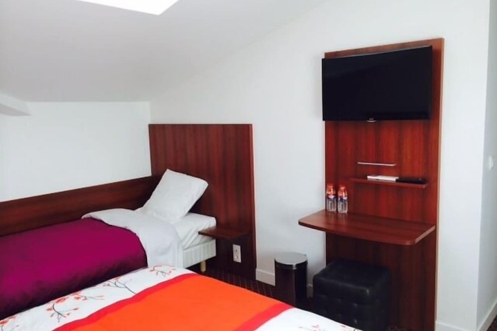Room 12 of 41