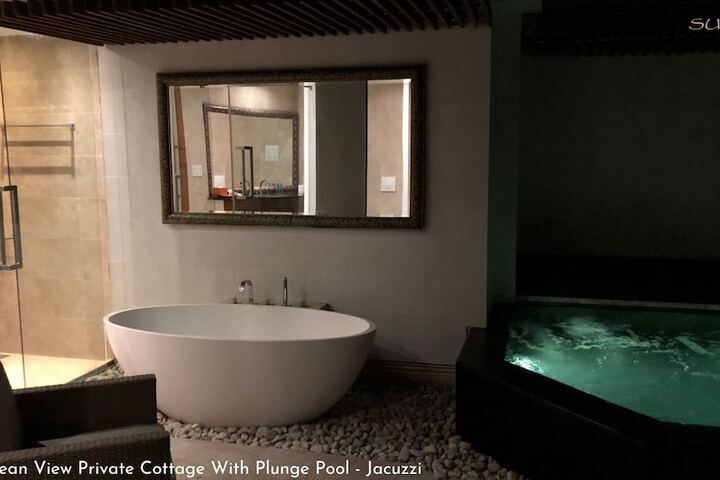 Hot Tub 80 of 131