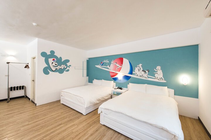 Room 16 of 32