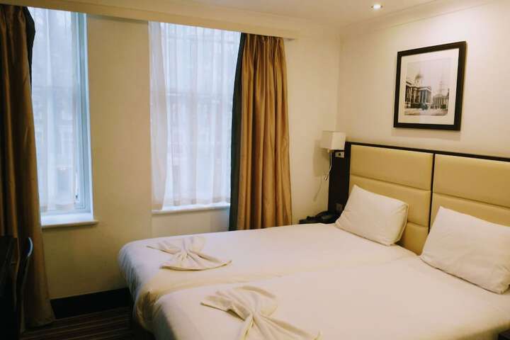 Room 25 of 79