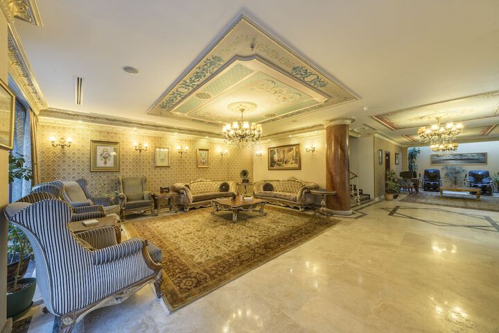 Entrance & Lobby