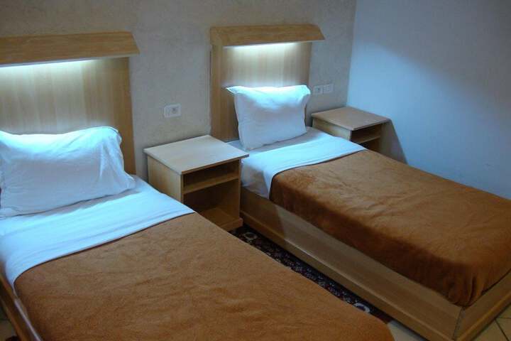 Room 9 of 28