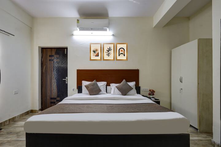 Room 16 of 29
