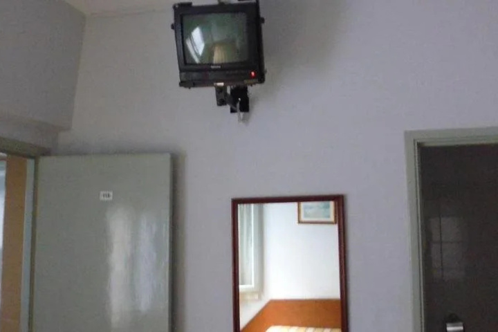 Room 10 of 14